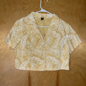 ☘️3 for $20! ☘️ SHEIN Yellow Cropped Hawaiian Button Down Shirt- Size Medium